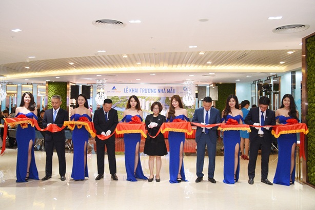 Ngày 25/2/2018 (mùng 10 Tết Âm lịch) vừa qua, Tập đoàn Đất Xanh (DXG) đã tổ chức buỗi lễ khai trương căn hộ mẫu của dự án Gem Riverside tại tầng 4 tòa nhà Cantavil Parkson, Q.2, Tp.HCM