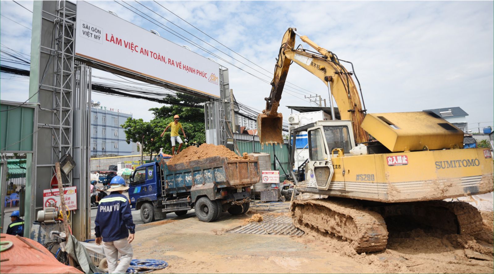 tien-do-xay-dung-phu-dong-premier-thang-6